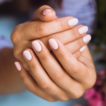 manicure hybrydowy kosmetyczka jarocin